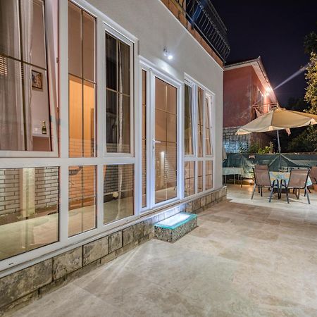 Apartments Vujosevic Тиват Экстерьер фото