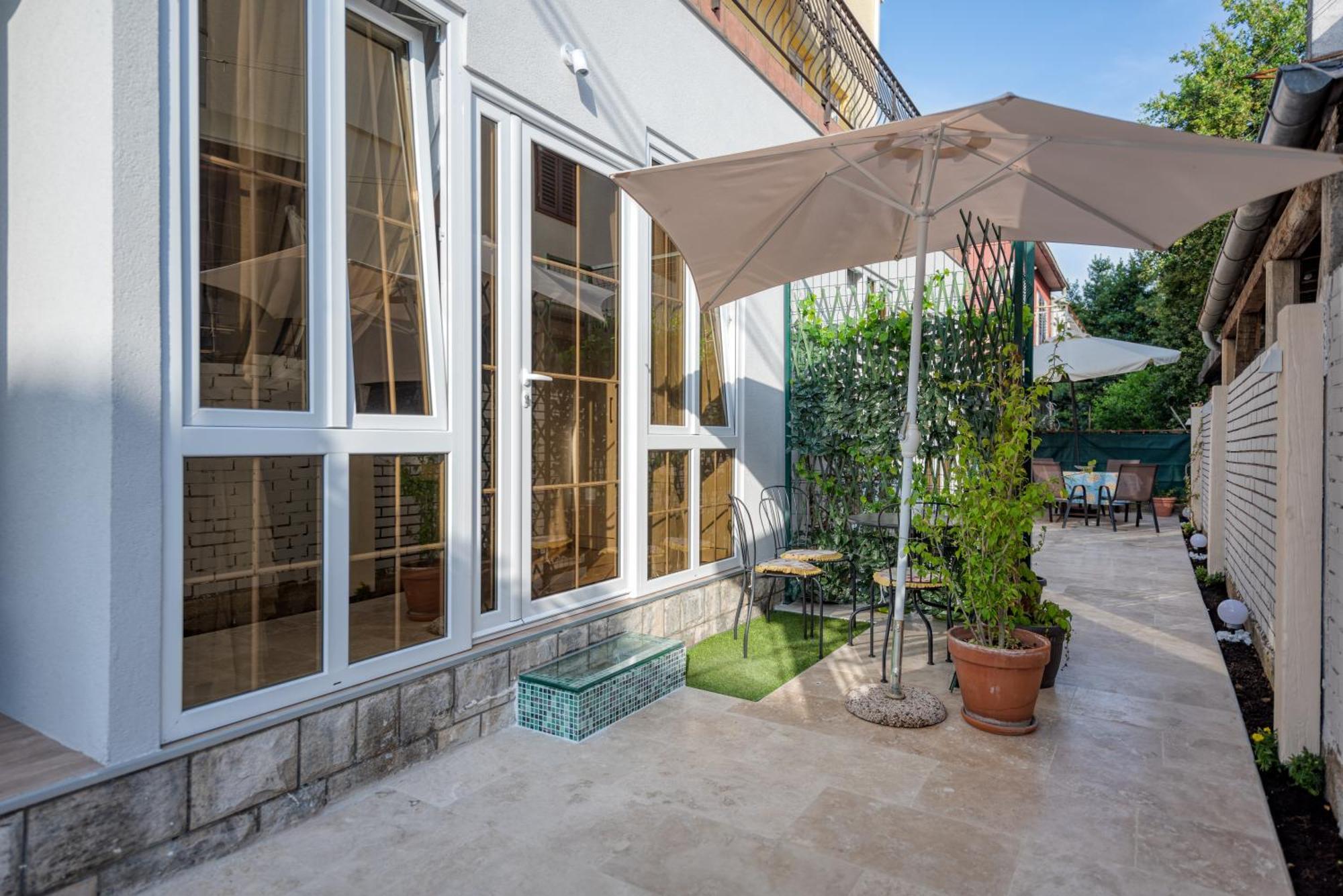 Apartments Vujosevic Тиват Экстерьер фото